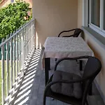 Fausztland Apartamento