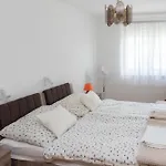 Apartamento Fausztland *