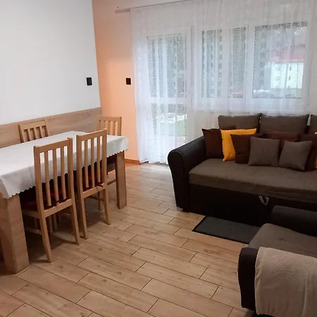 アパート Fausztland *