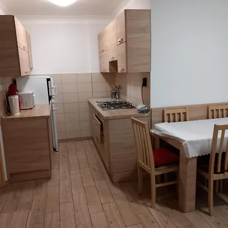 アパート Fausztland