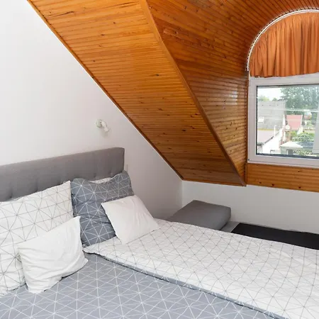 アパート Fausztland