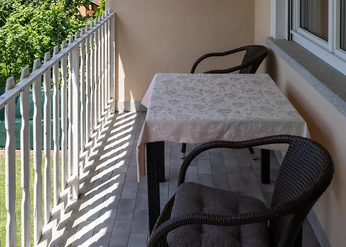 Fausztland Apartman